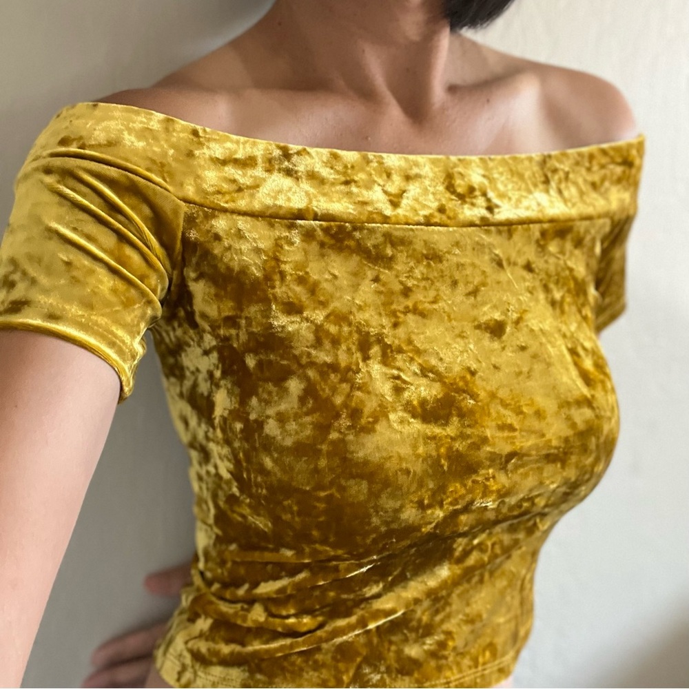 Forever 21 crushed velvet off shoulder top